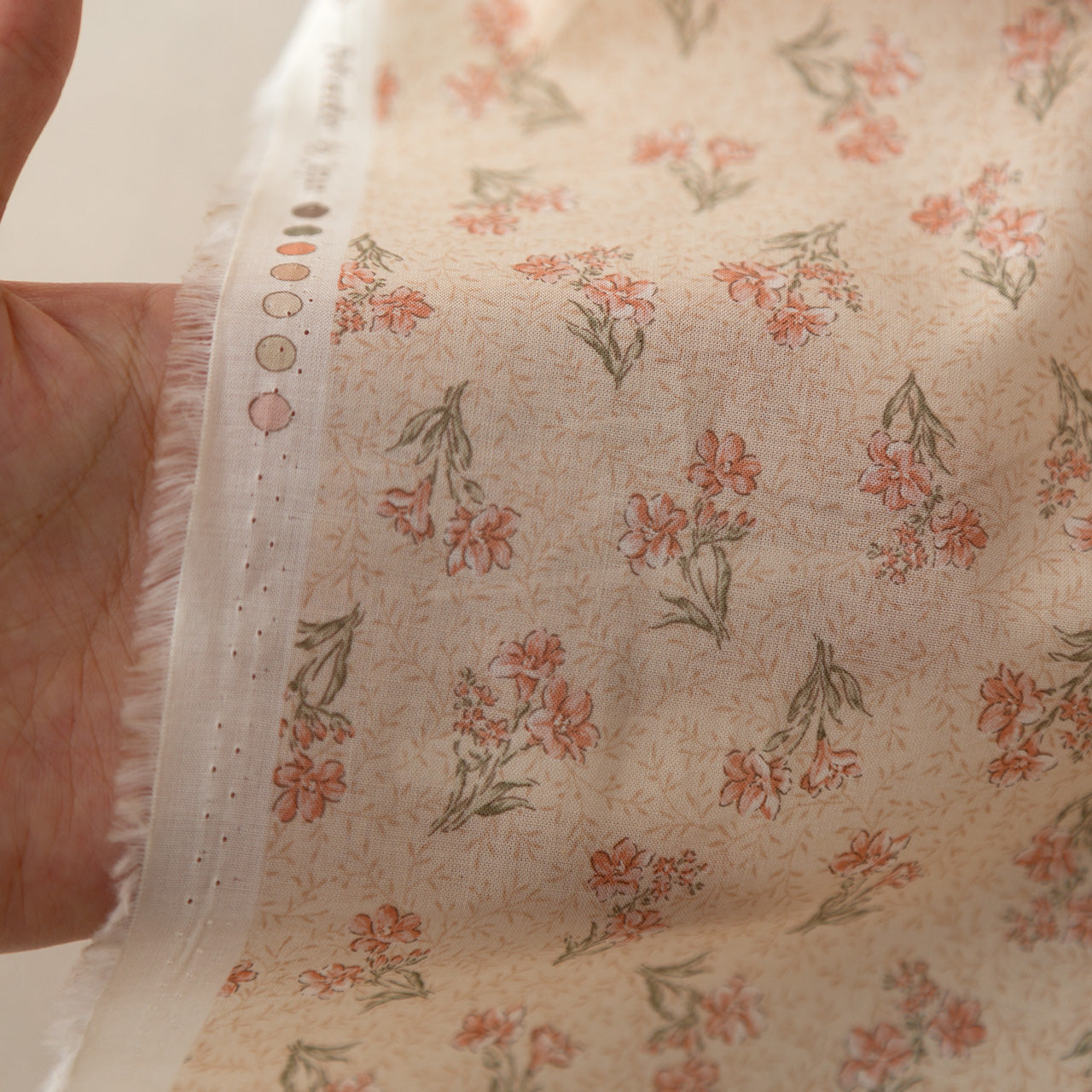 Sunlit Flowers (Apricot)-ローン