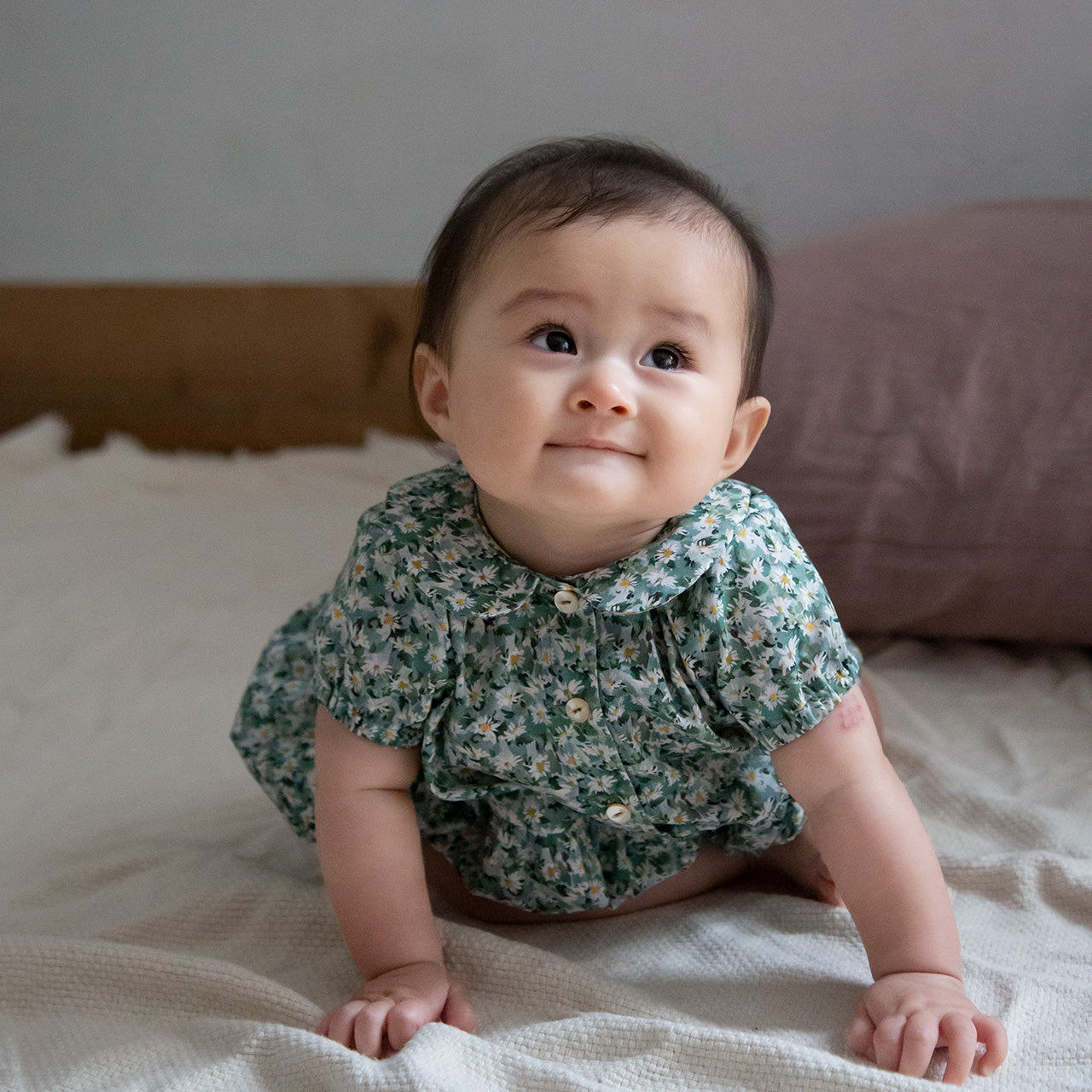 Round collar rompers
