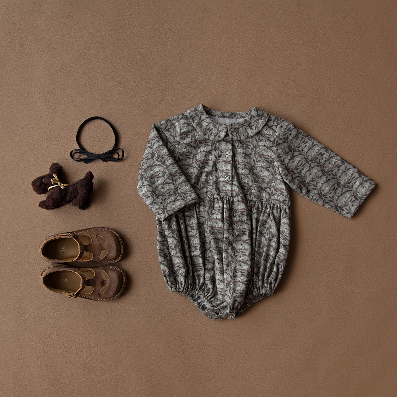Round collar rompers