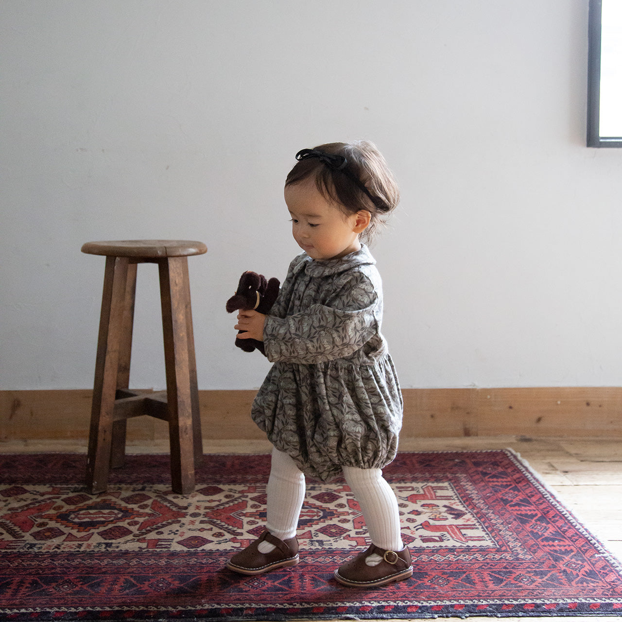 Round collar rompers