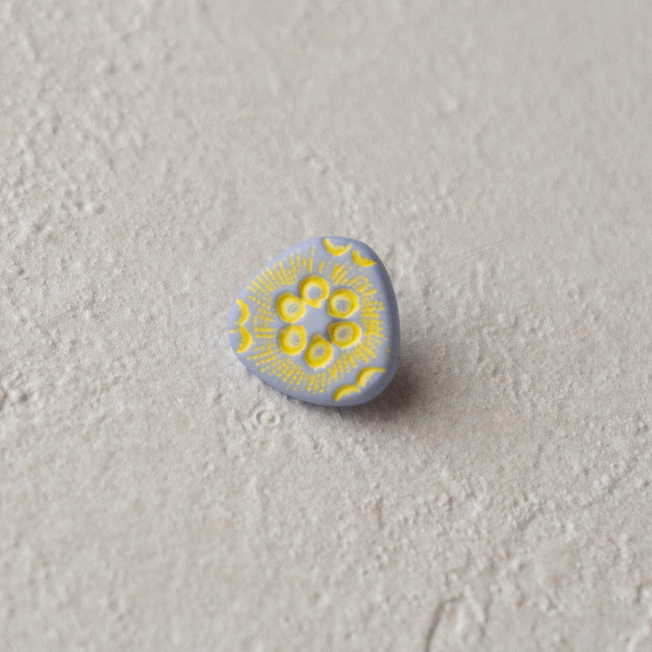 フランス Triangle child button 11-12mm(1個単位)